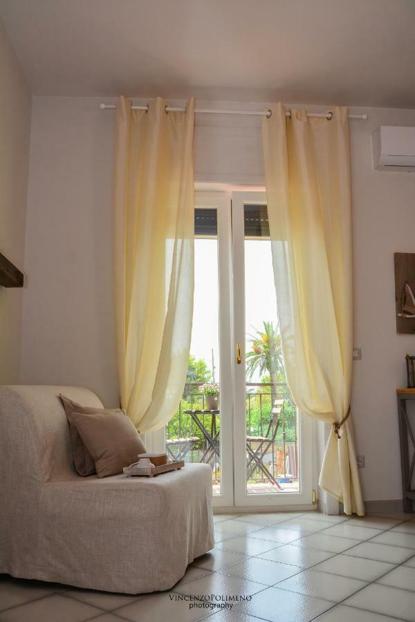 B&B Le Ginestre Trecase ภายนอก รูปภาพ
